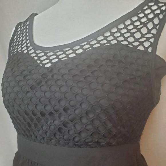 Honey  Punch Sleeveless Black Blouse - Picture 5 of 7